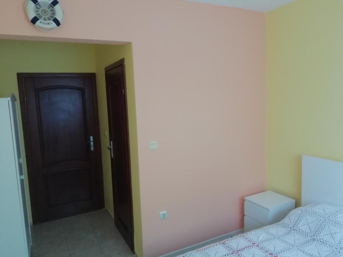 Guest House By The Captain Varna Exterior photo