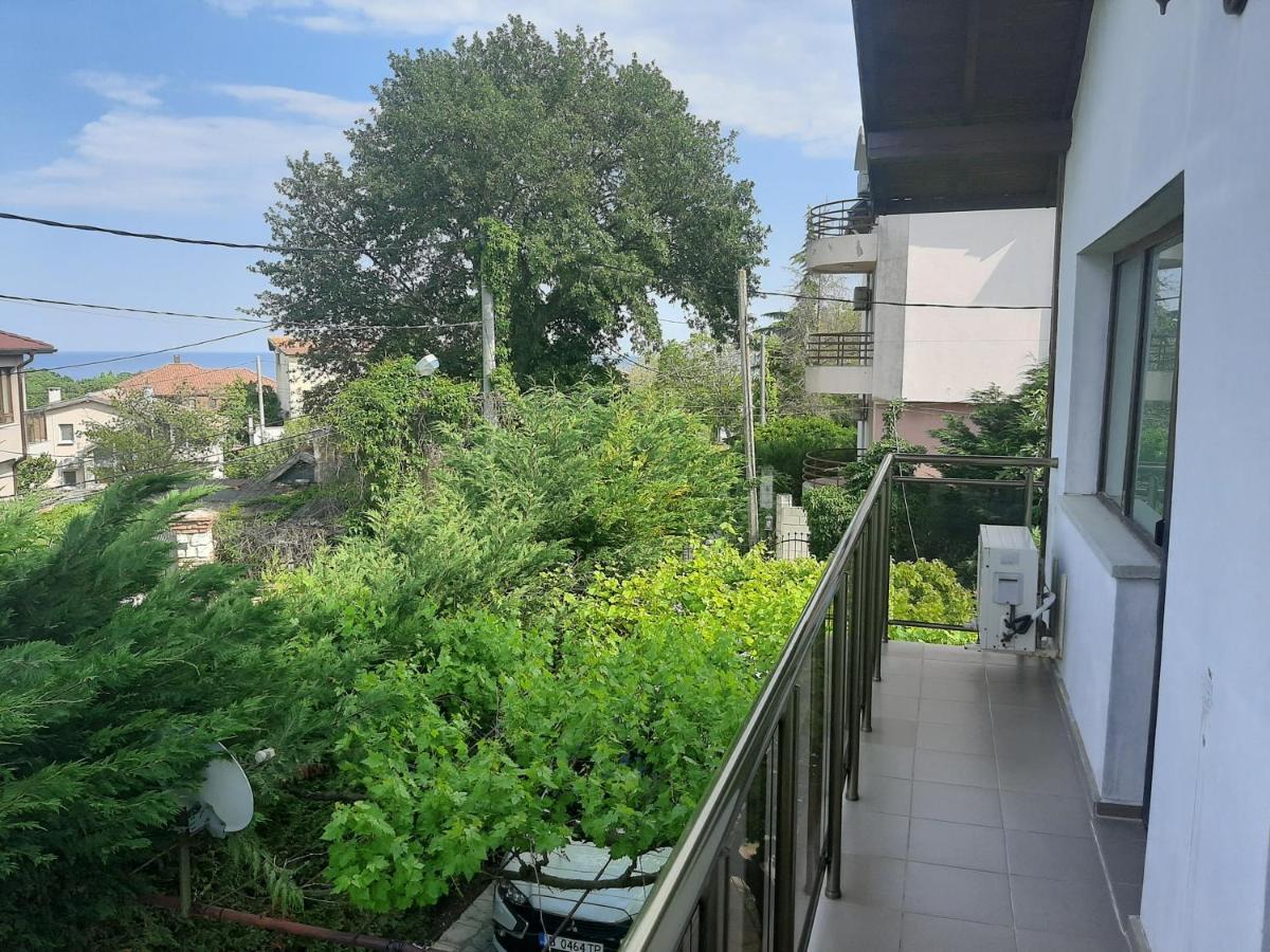 Guest House By The Captain Varna Exterior photo