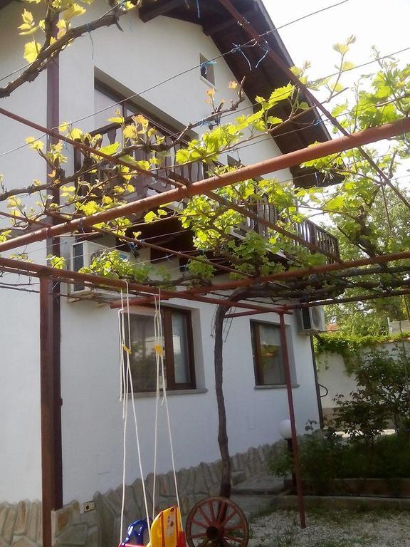 Guest House By The Captain Varna Exterior photo