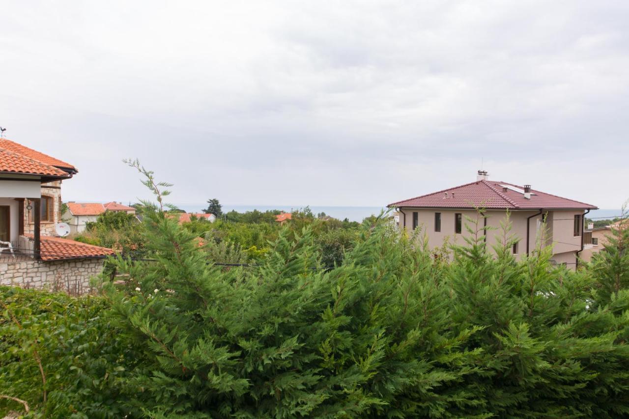 Guest House By The Captain Varna Exterior photo